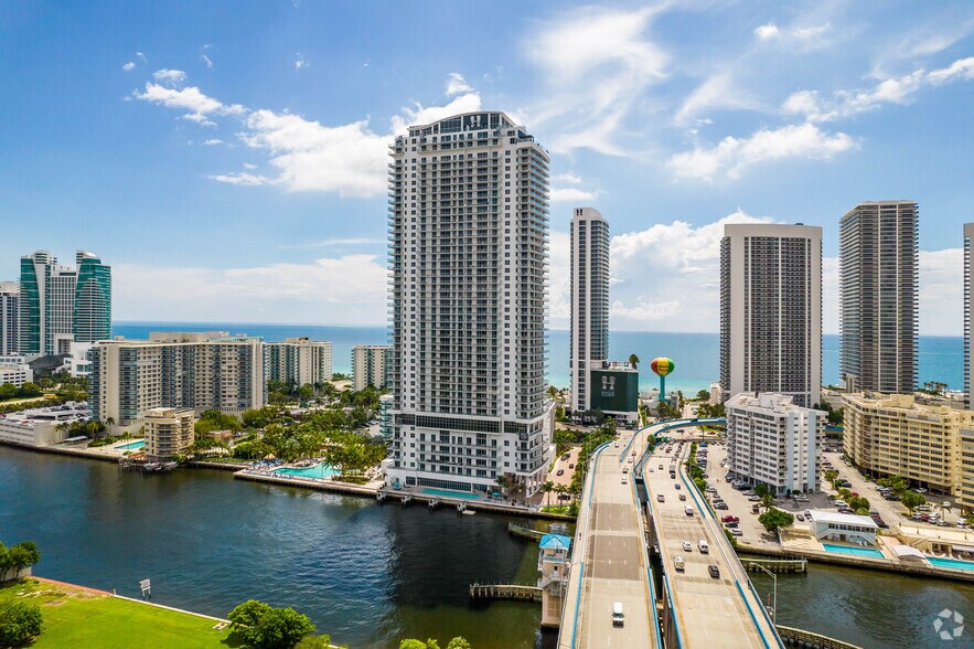 More Photos Of 4010 S Ocean Dr, Hollywood Hotel For Lease