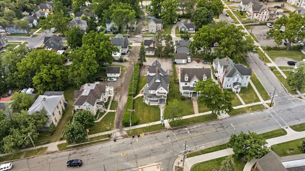 More Photos Of 415 W Forest Ave, Ypsilanti Sorority Fraternity House For Sale