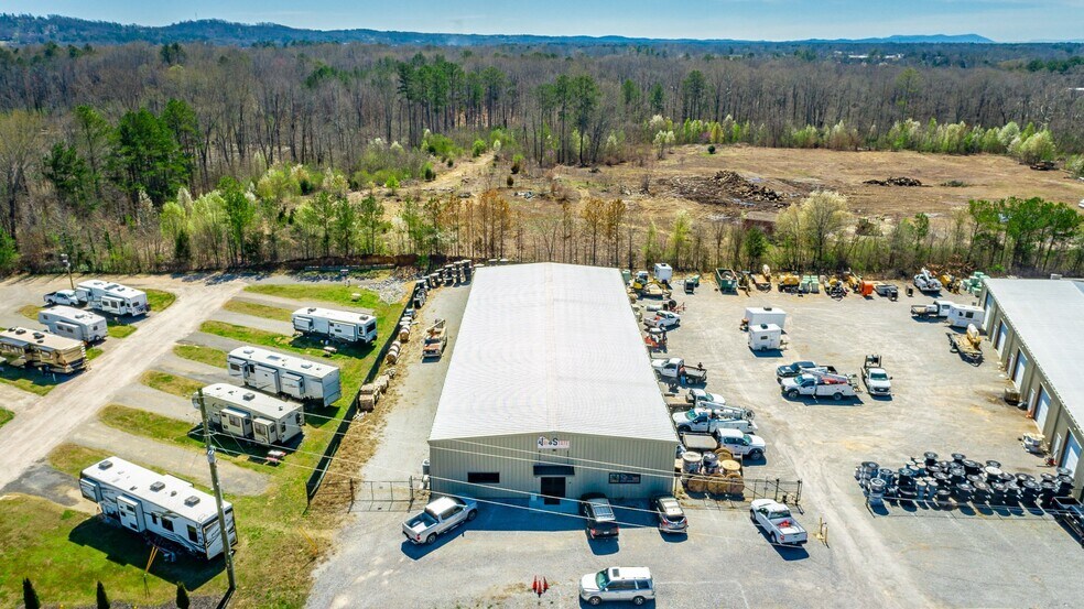 More Photos Of 52 Emerson Cir, Rossville Warehouse For Lease