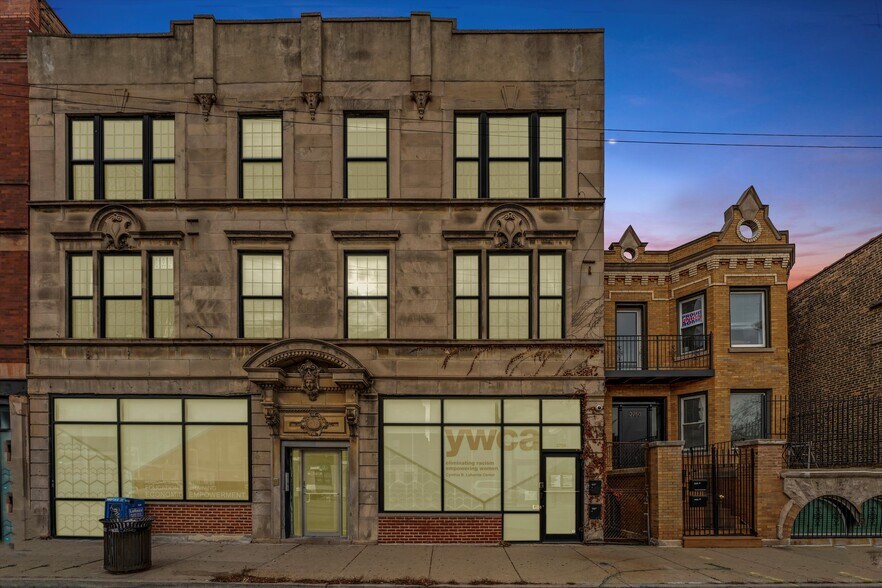 More Photos Of 2754 W Fullerton Ave, Chicago Freestanding For Lease
