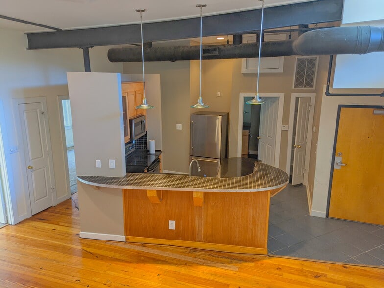 More Photos Of 1316-1318 E Cary St, Richmond Storefront Retail Residential For Lease