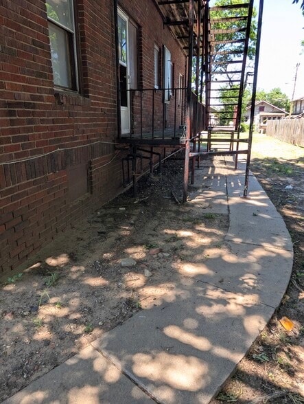 More Photos Of 101 N 7th St, Ponca City Multifamily For Sale