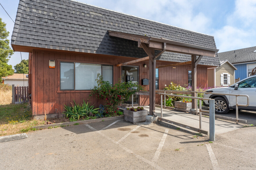 Primary Photo Of 483 E Chestnut St, Fort Bragg Office Residential For Sale