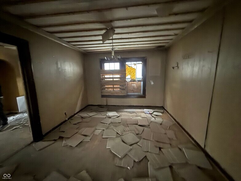 More Photos Of 3823 E 10th St, Indianapolis Freestanding For Sale