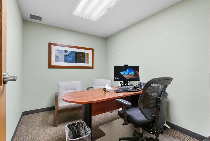 More Photos Of 445 S Adams St, Green Bay Office For Lease