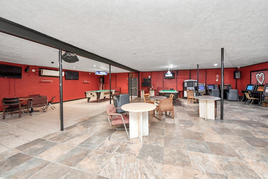 More Photos Of 1734 Allen Genoa Rd, Houston Freestanding For Sale