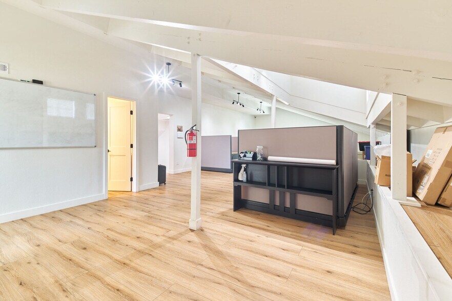 More Photos Of 586 Bonanza Trail, Big Bear Lake Office Residential For Sale