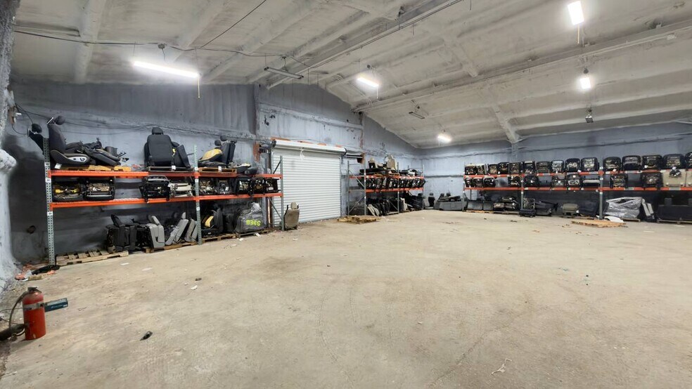 More Photos Of 2800 Delano St, Pensacola Warehouse For Lease