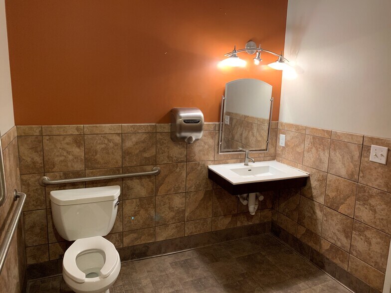 More Photos Of 109 Lew Dewitt Blvd, Waynesboro Storefront For Lease