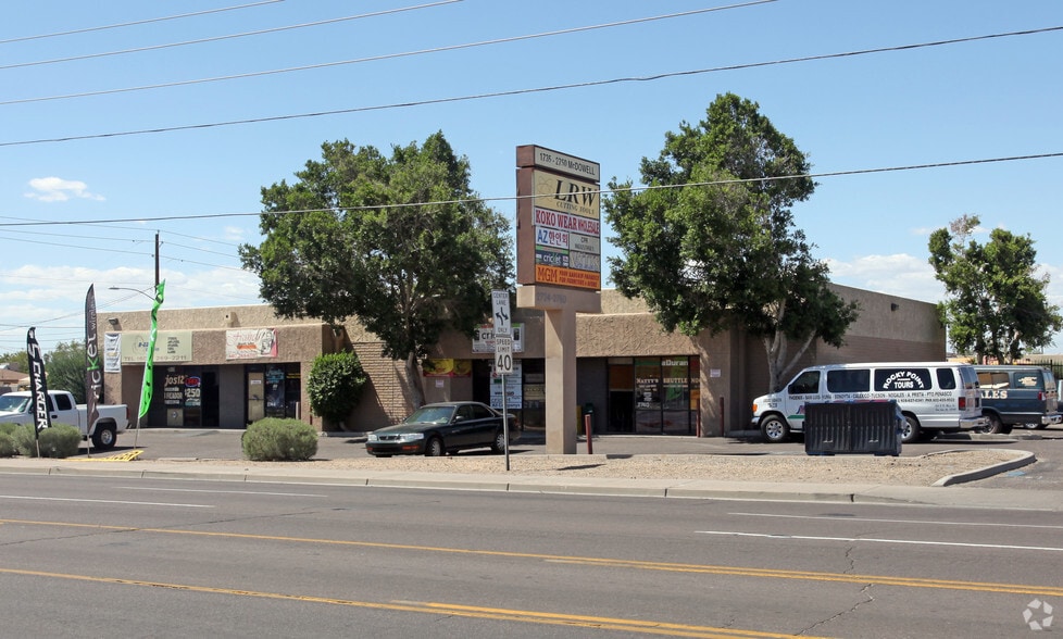 More Photos Of 2740-2746 W McDowell Rd, Phoenix Distribution For Lease