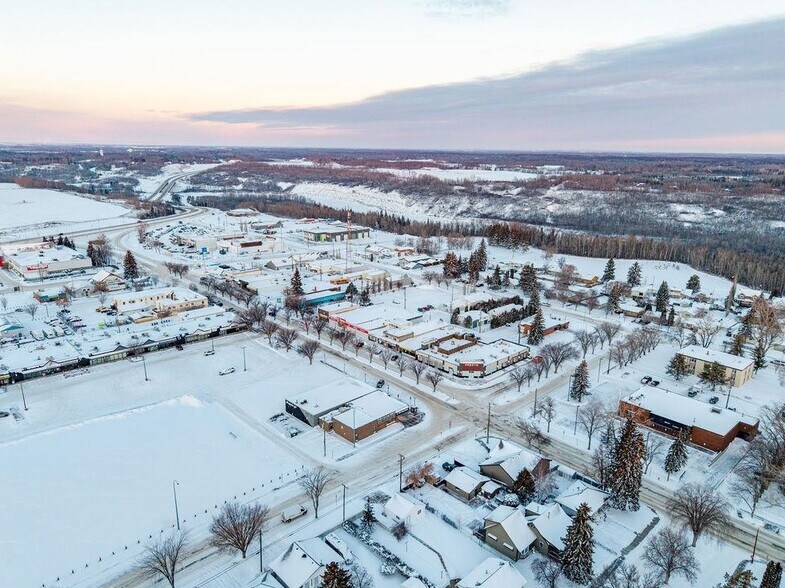 More Photos Of 34 Athabasca Av, Devon Storefront For Sale