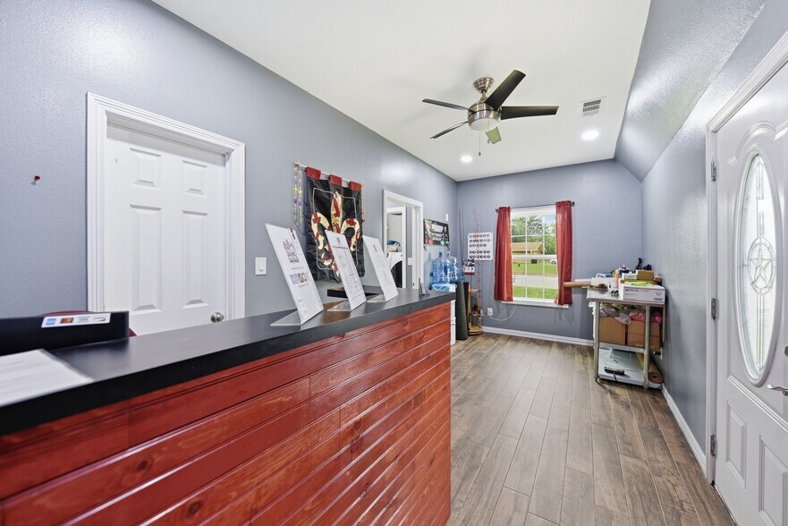 More Photos Of 518 Columbus Rd, Sealy Light Manufacturing For Sale