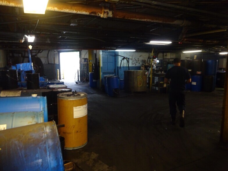 More Photos Of 3146 Marion St, Laureldale Manufacturing For Sale