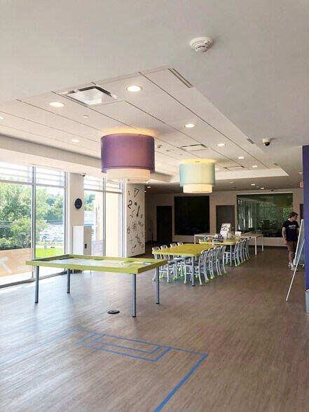 More Photos Of 1385-1391 Post Rd E, Westport General Retail For Lease