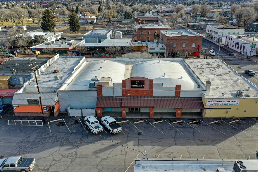 More Photos Of 178 SW 5th St, Madras Storefront Retail Office For Lease