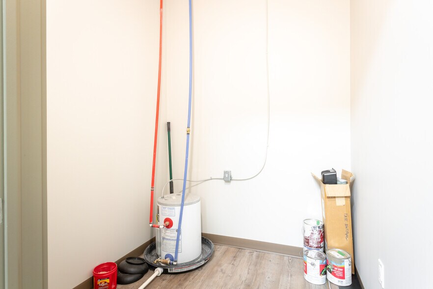 More Photos Of 4304 40 Av, Lloydminster General Retail For Lease