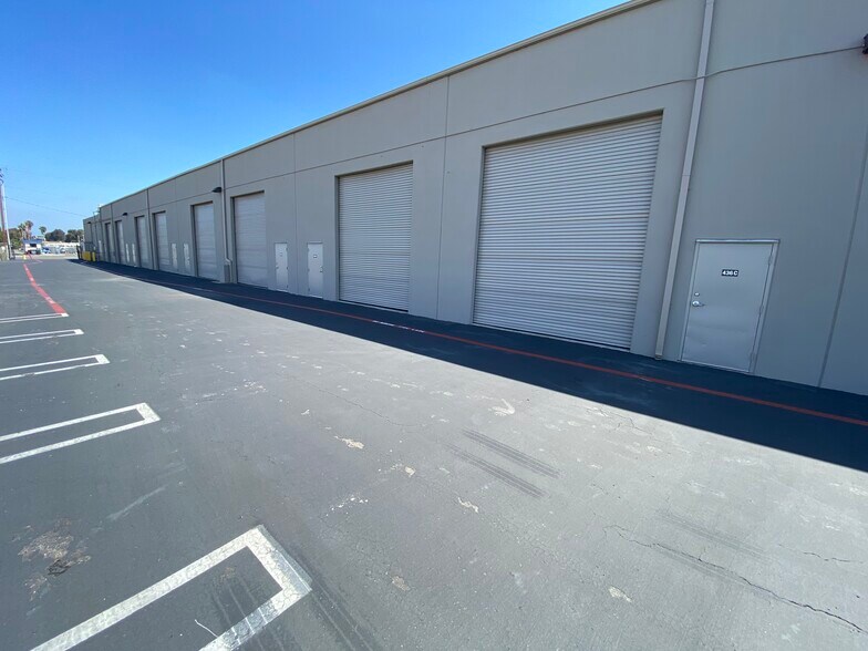 More Photos Of 408-444 W 8th St, National City Distribution For Lease