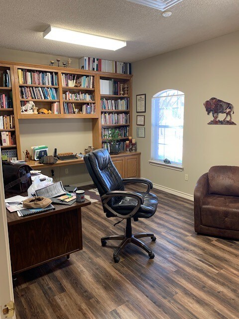 More Photos Of 3080 Highway Byp W, Midlothian Office For Sale