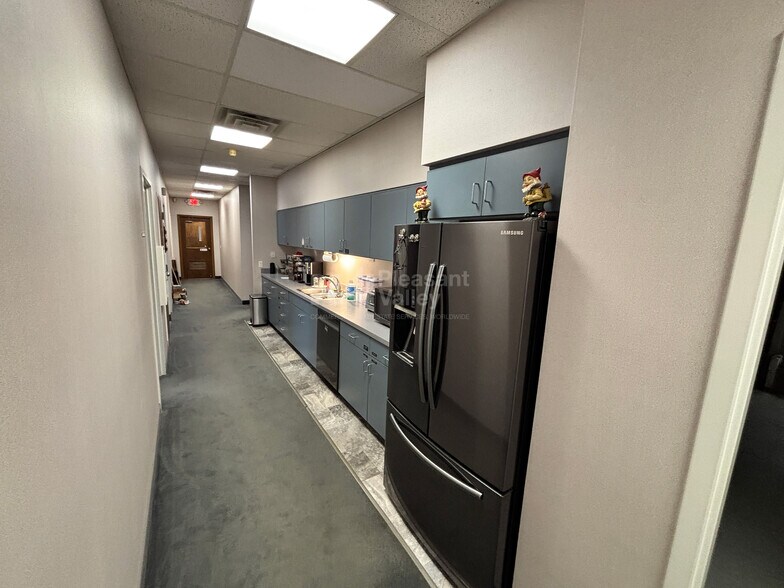 More Photos Of 2285 E Enterprise Pky, Twinsburg Office For Lease