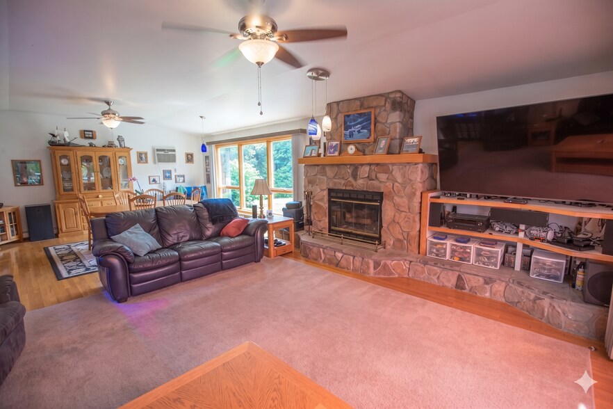 More Photos Of 160 Creamery Rd, Greenville Restaurant For Sale