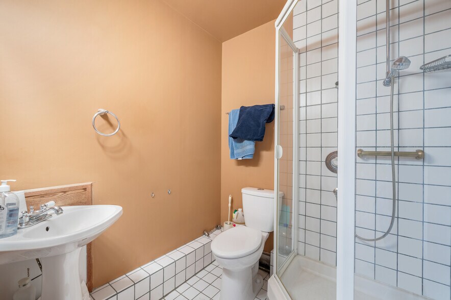 More Photos Of 4116 64 Av SE, Calgary Industrial For Sale