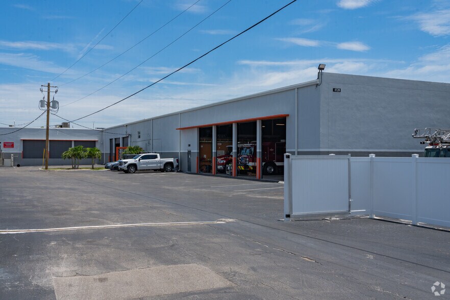 More Photos Of 4128 NW 10th Ave, Oakland Park Warehouse For Lease