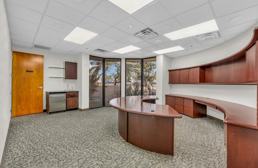 More Photos Of 15490 N 83rd Way, Scottsdale Warehouse For Lease