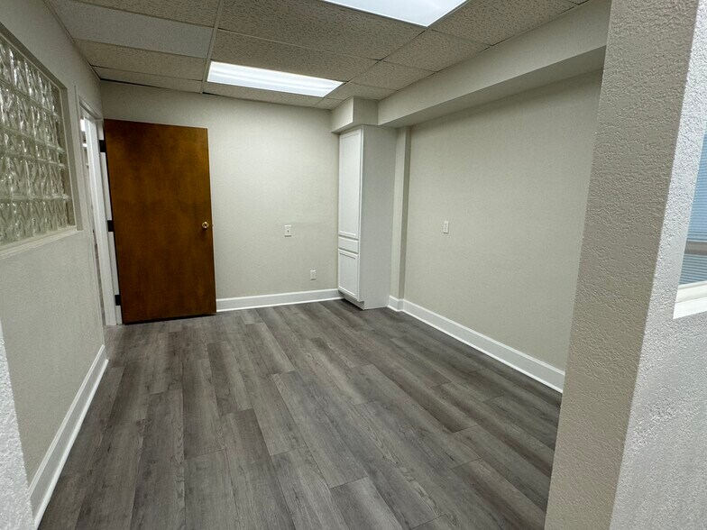 More Photos Of 1403 Medical Plaza Dr, Sanford Medical For Sale