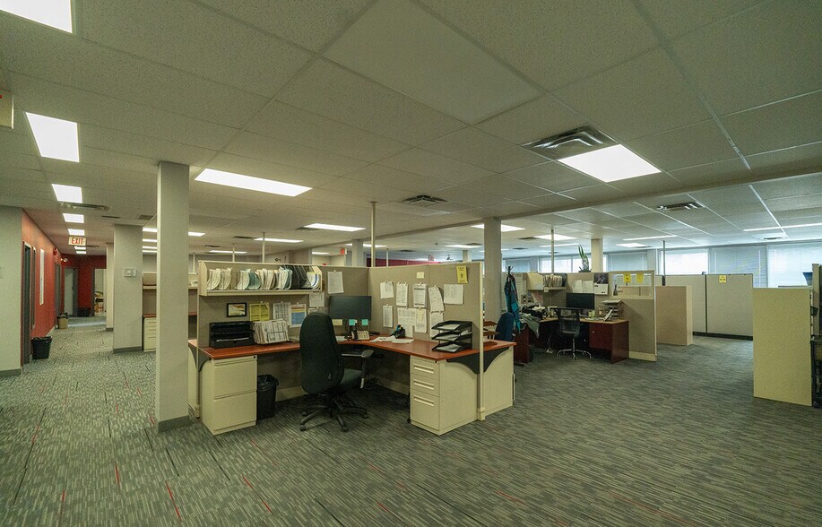 More Photos Of 829, 831, 835 Portage Ave, Winnipeg Office For Sale