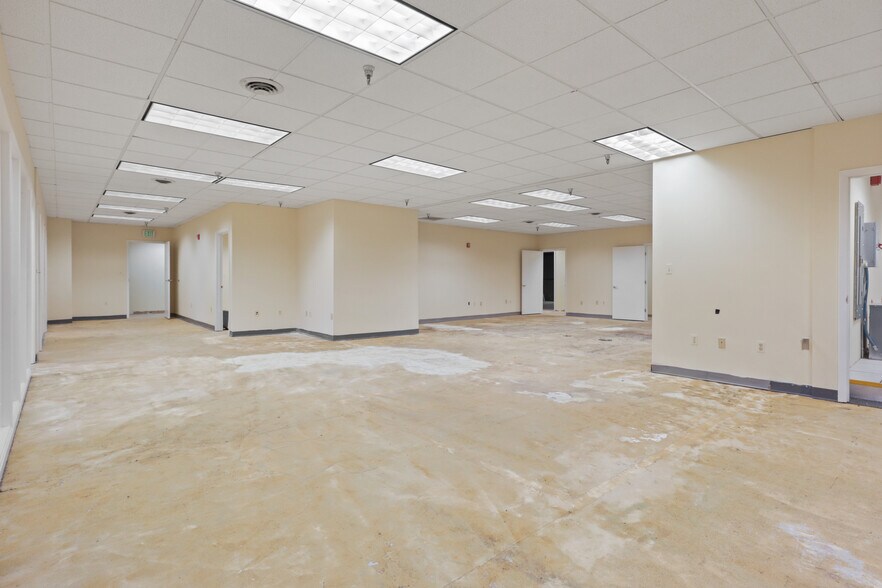 More Photos Of 339 Buschs Frontage Rd, Annapolis Medical For Lease