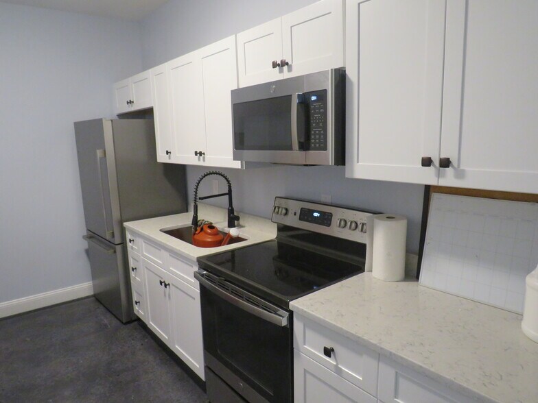 More Photos Of 4013 Thomas Rd, Little River Horse Stables For Sale