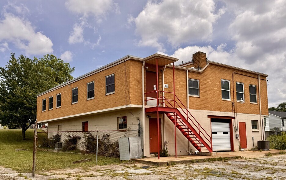 More Photos Of 86 Allen St, Greenville Police Fire Station For Sale