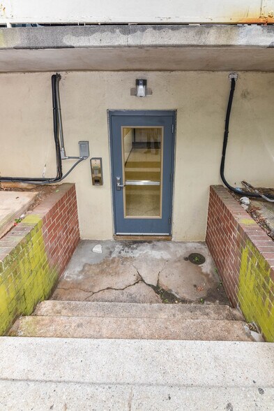 More Photos Of 3809 Clarks Ln, Baltimore Apartments For Sale