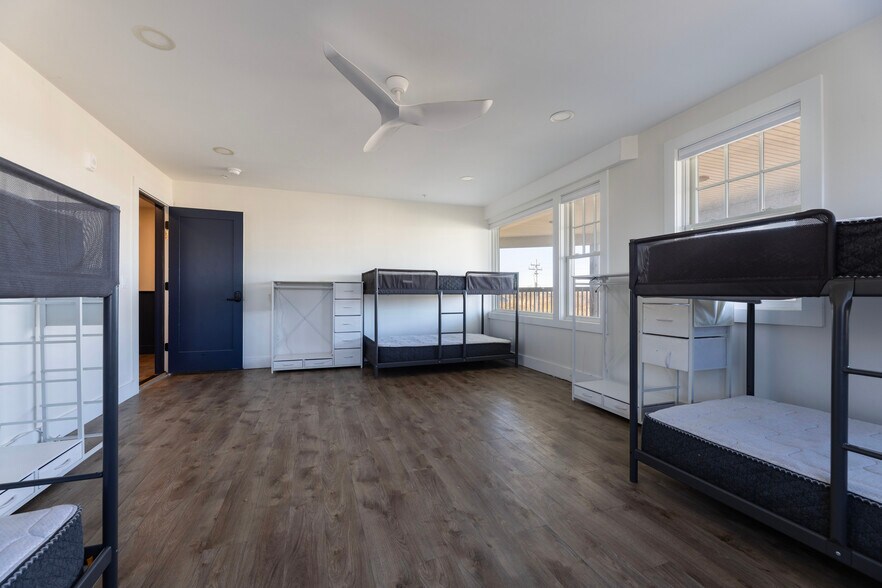 More Photos Of 212 Water St, Block Island Storefront For Sale