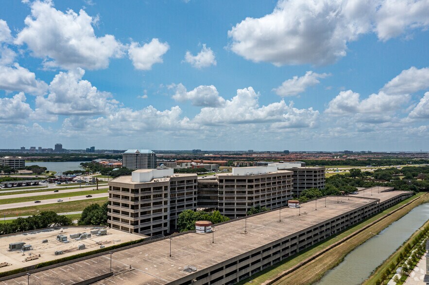 More Photos Of 1603 Lyndon B Johnson Fwy, Dallas Office For Lease