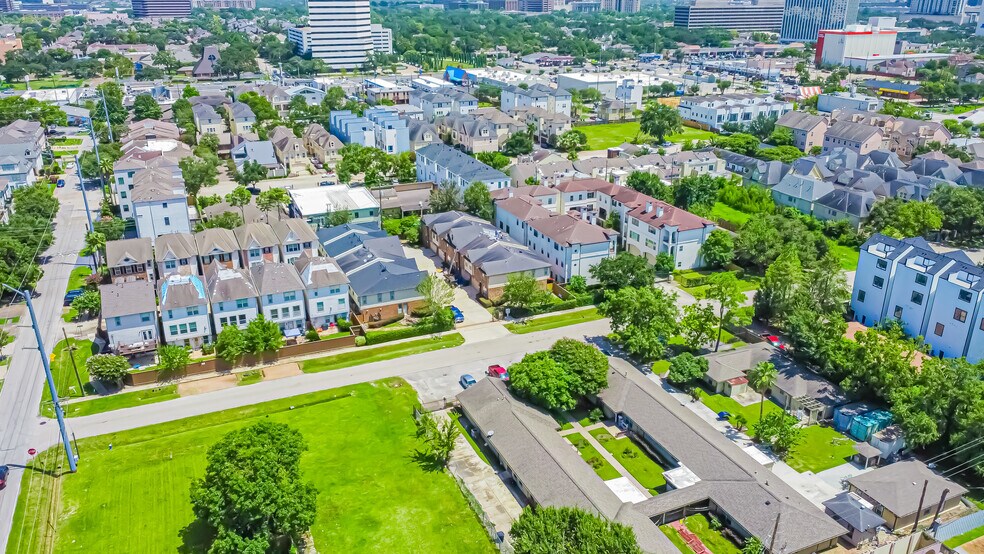 More Photos Of 3003 Bering Dr, Houston Land For Sale