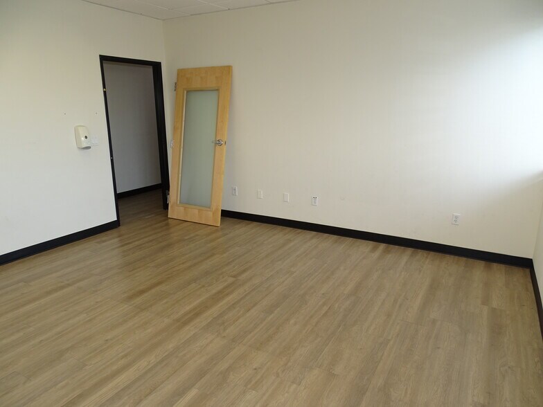 More Photos Of 750 Coronado Center Dr, Henderson Medical For Lease