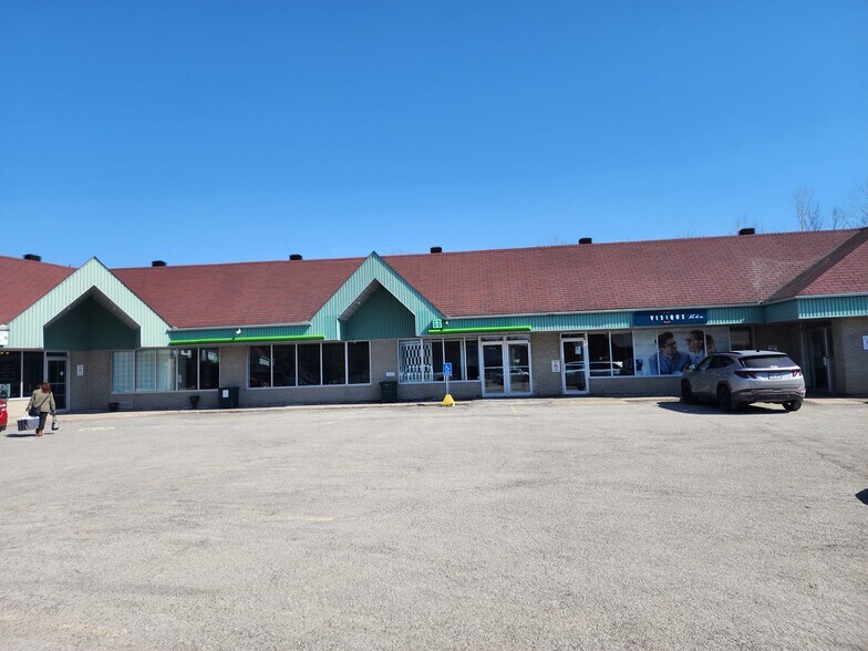 More Photos Of 93 Rue Maple, Grenville Storefront Retail Office For Lease