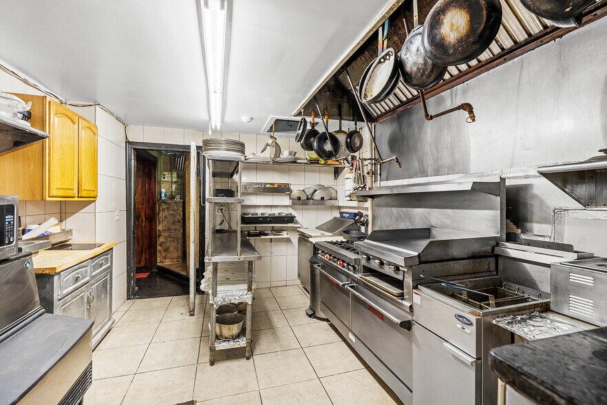 More Photos Of 631 Schuyler Ave, Kearny Apartments For Lease
