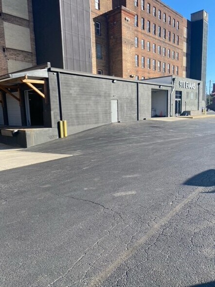 More Photos Of 911 Evans St, Cincinnati Warehouse For Lease