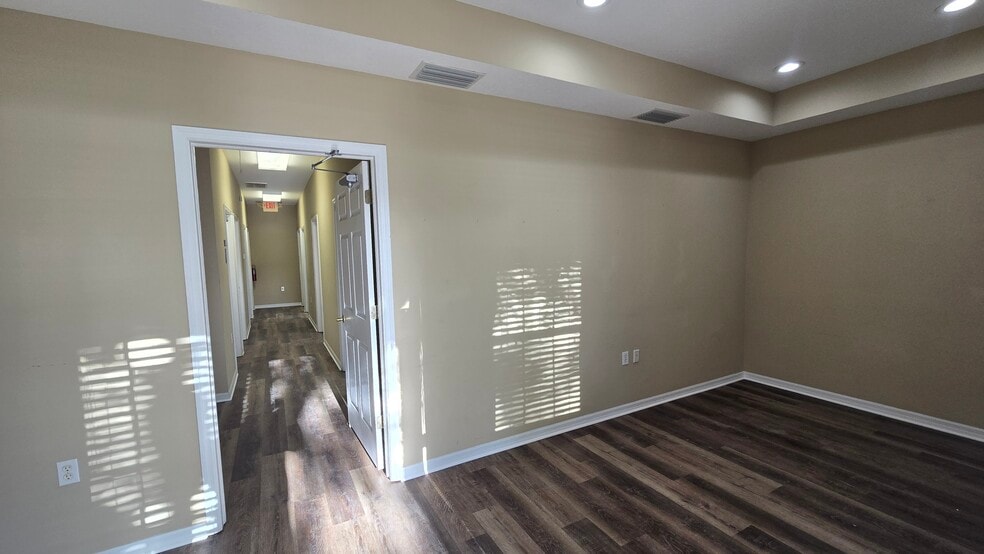 More Photos Of 2649 Windguard Cir, Zephyrhills Medical For Lease