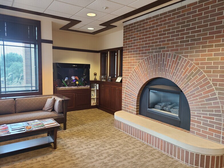More Photos Of 1400 Merrill Ave, Wausau Medical For Sale