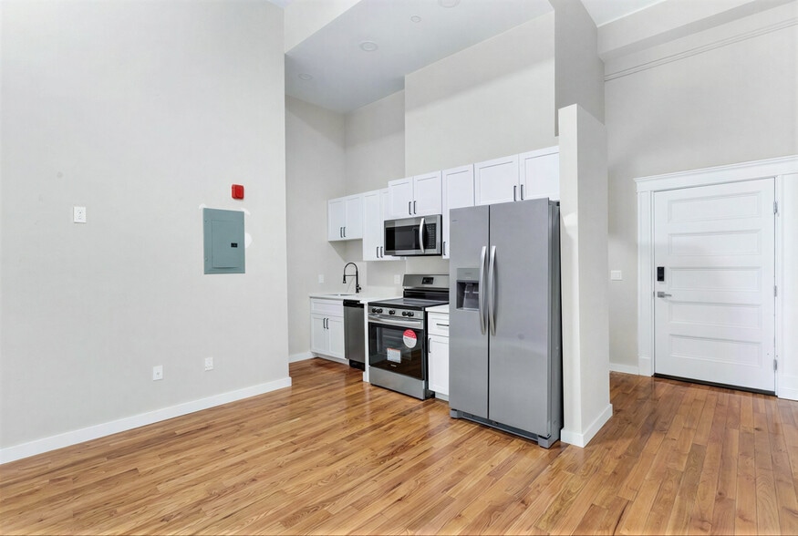 More Photos Of 72 Kendrick Ave, Woonsocket Apartments For Sale