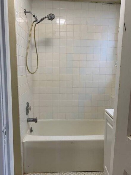 More Photos Of 1011 Union Ave, Schenectady Apartments For Sale