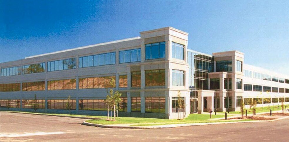 More Photos Of 1000 GSK Dr, Coraopolis Medical For Lease