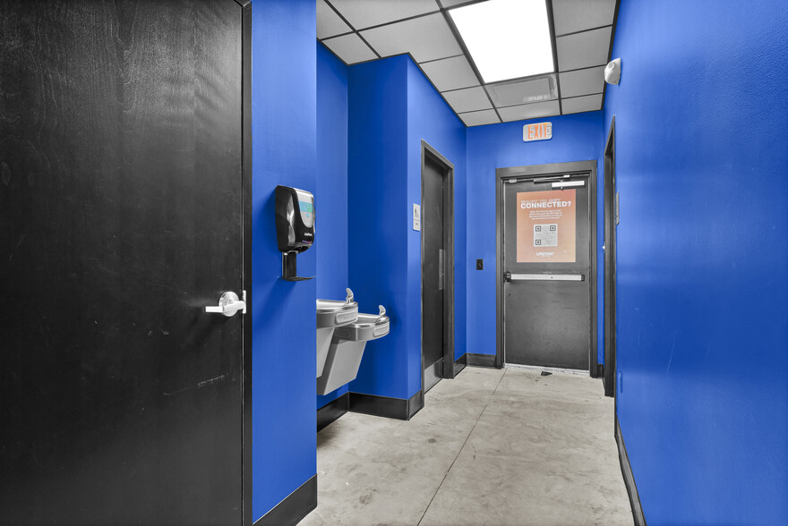 More Photos Of 155 Porters Neck Rd, Wilmington General Retail For Lease