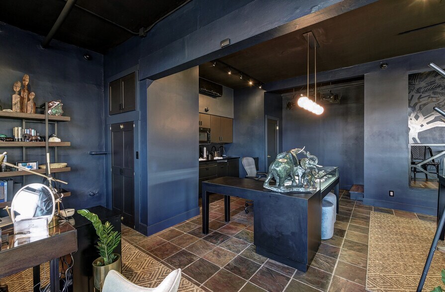 More Photos Of 8212-8218 Greenwood Ave N, Seattle Storefront Retail Residential For Lease