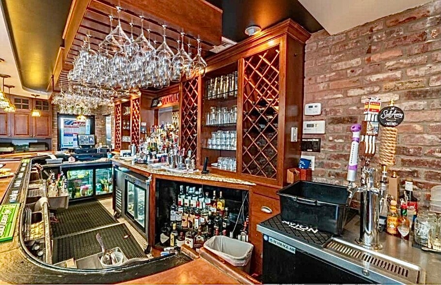 More Photos Of 62375 Rt-25, Southold Restaurant For Sale