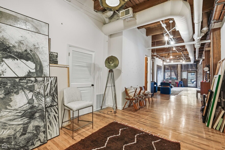 More Photos Of 2401 W Ohio St, Chicago Apartments For Sale