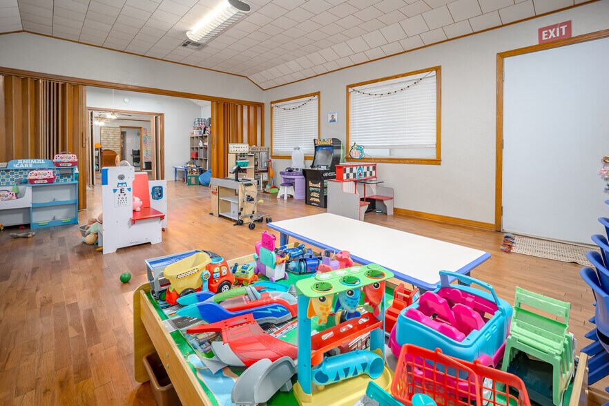 More Photos Of 605 Main st, Velma Religious Facility For Sale